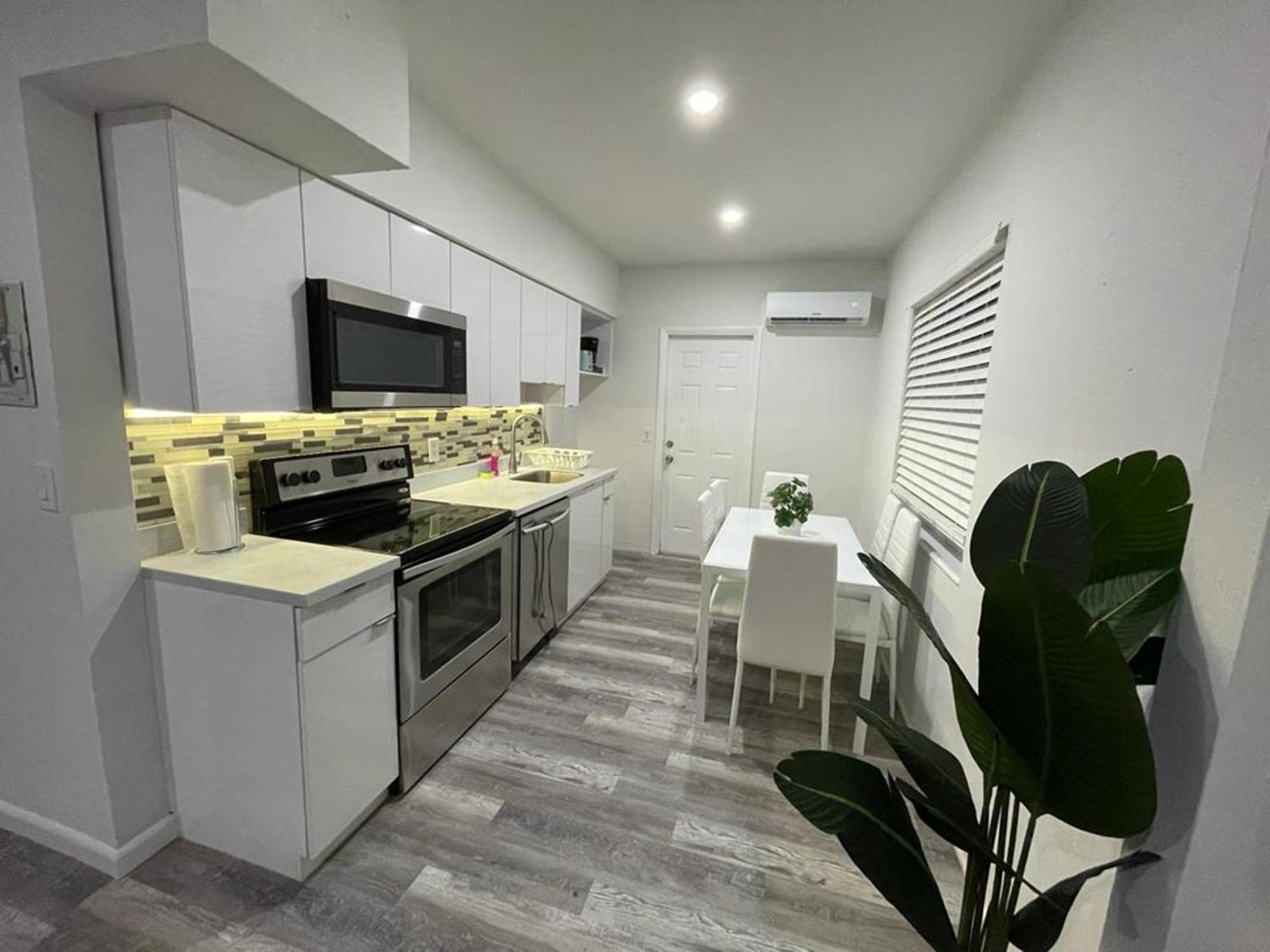 Douglas Rd Apartments Miami Extérieur photo